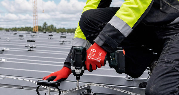 Work Gloves for Recycling and Waste Sorting: A Risk-Based Selection Guide